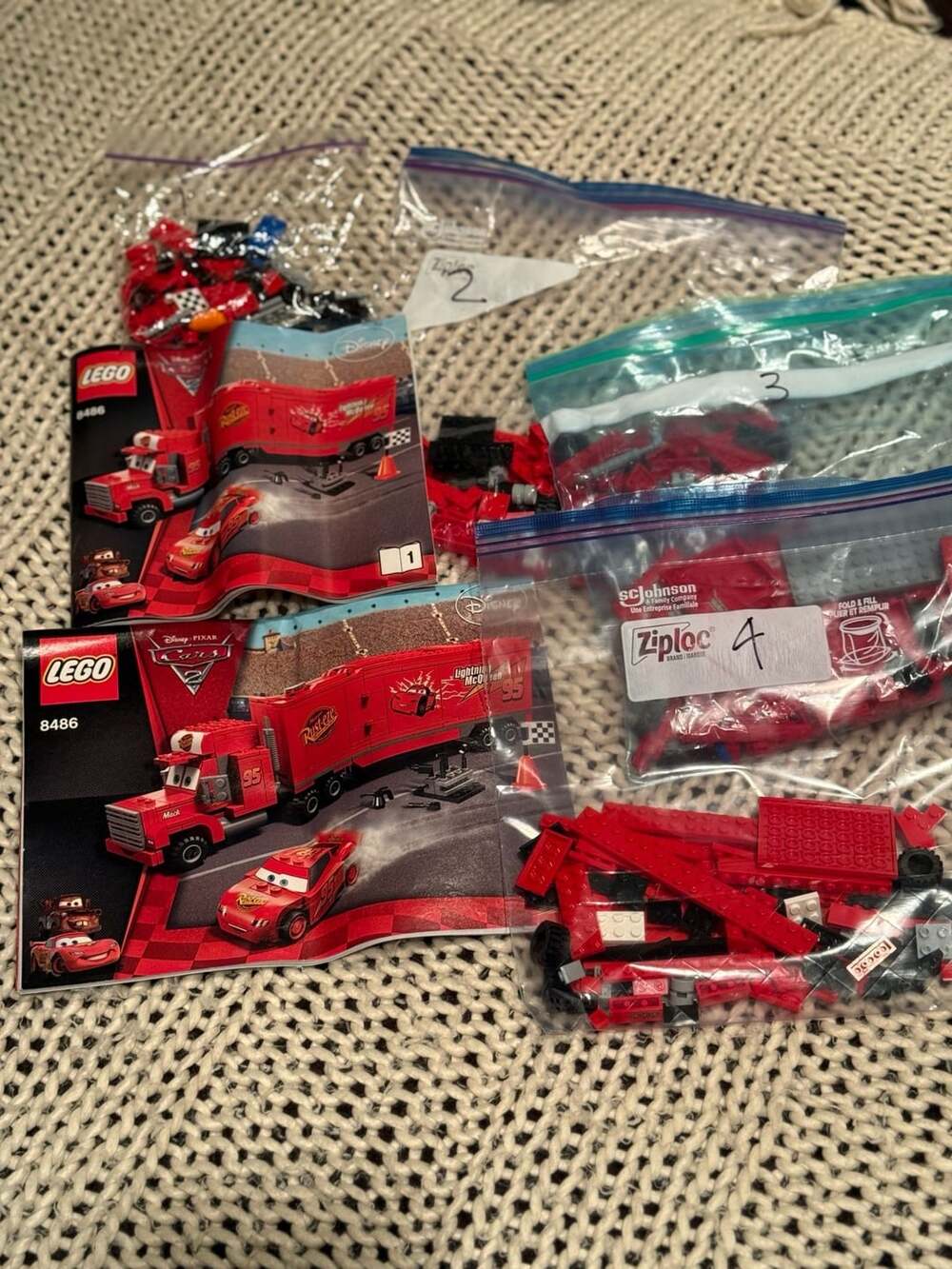 Lego RETIRED Disney Cars Mack's Team Truck Set 8486 100% Complete With Manuals